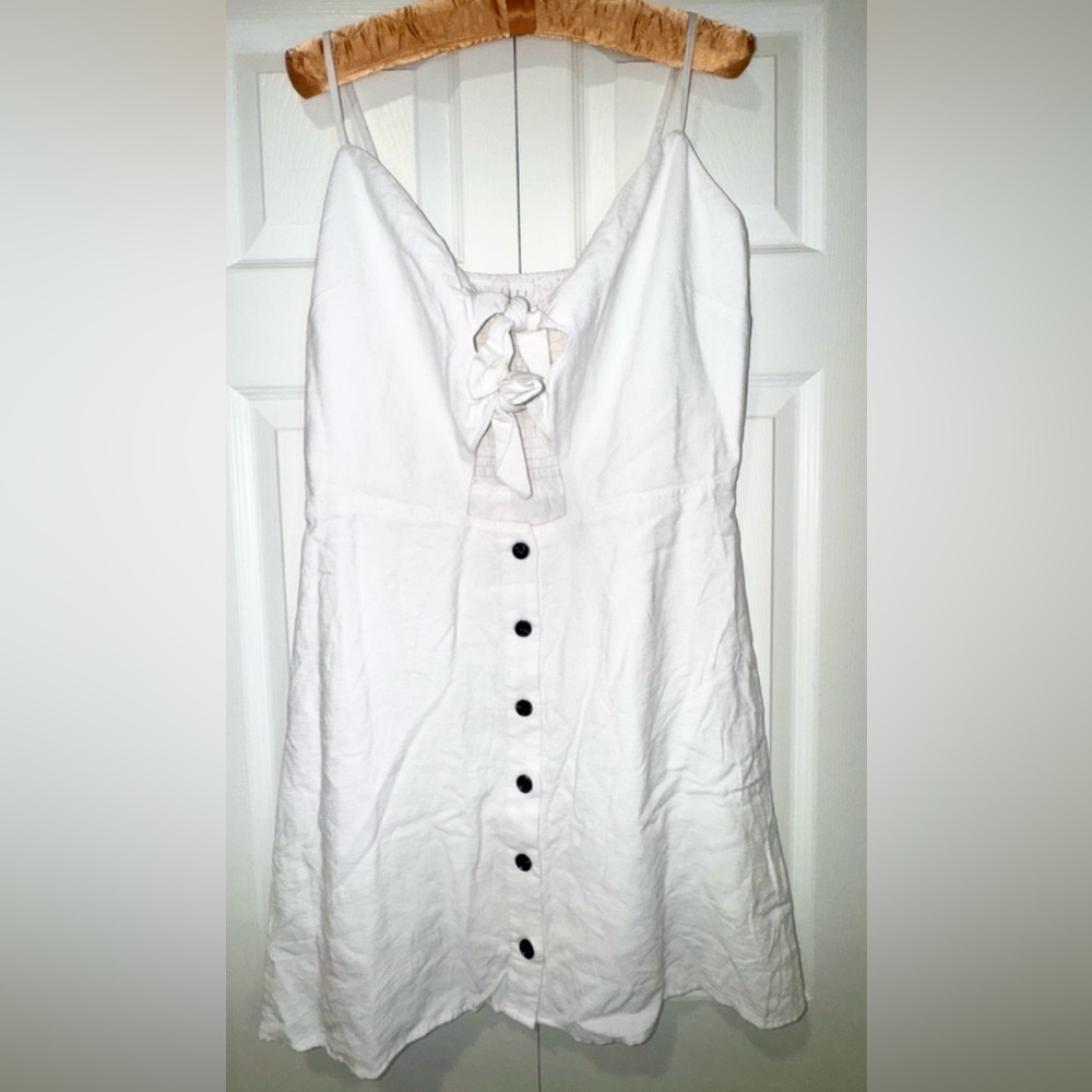 Lost + Wander White Knot Front Dress Size Large. VGUC